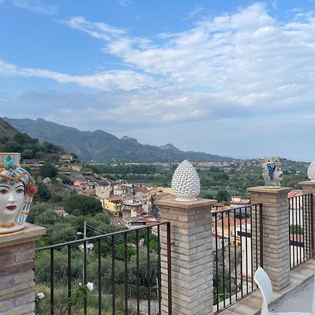 Bed And Relax-Il Maniero Bed & Breakfast Calatabiano Bagian luar foto