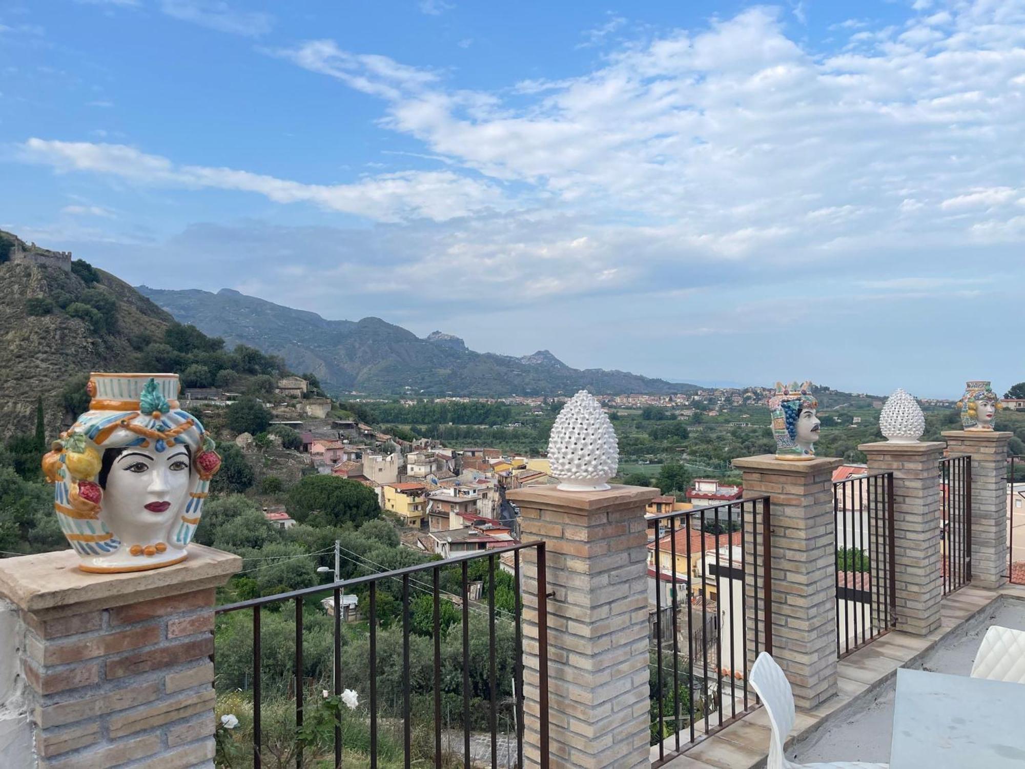 Bed And Relax-Il Maniero Bed & Breakfast Calatabiano Bagian luar foto