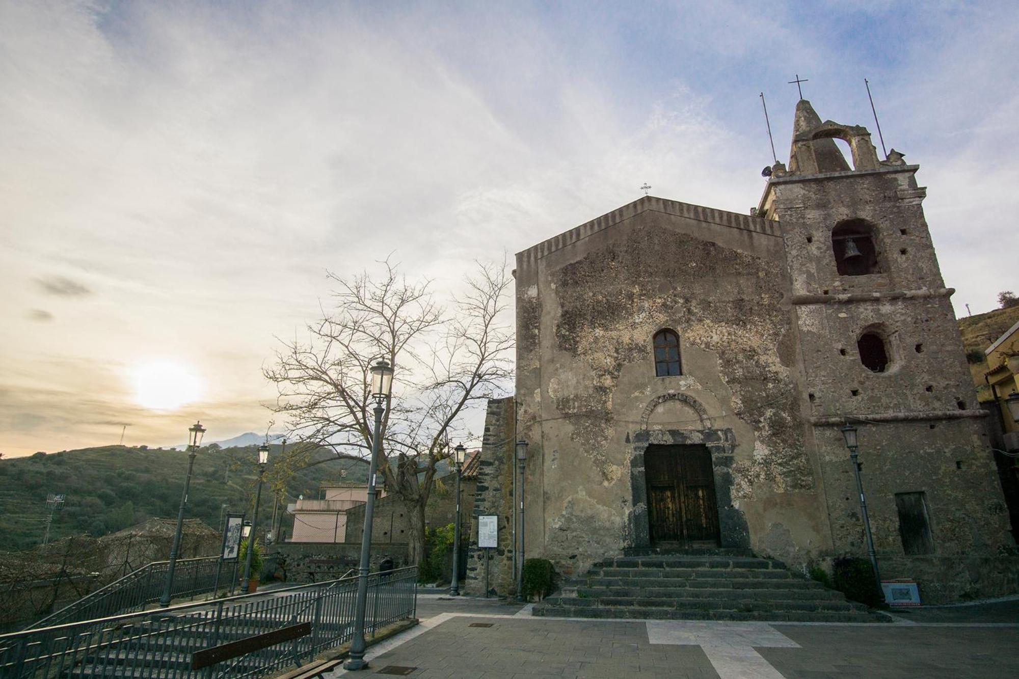 Bed And Relax-Il Maniero Bed & Breakfast Calatabiano Bagian luar foto