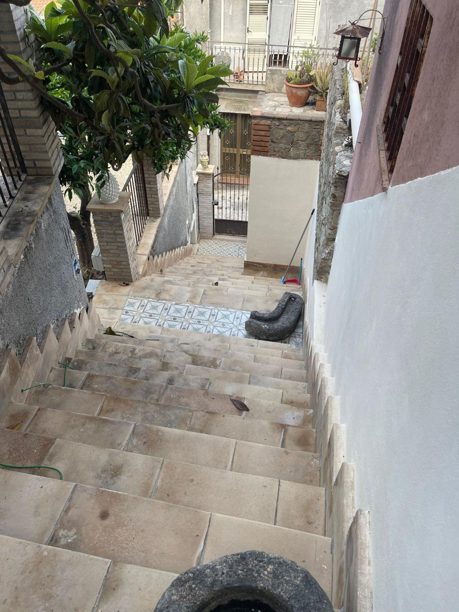 Bed And Relax-Il Maniero Bed & Breakfast Calatabiano Bagian luar foto