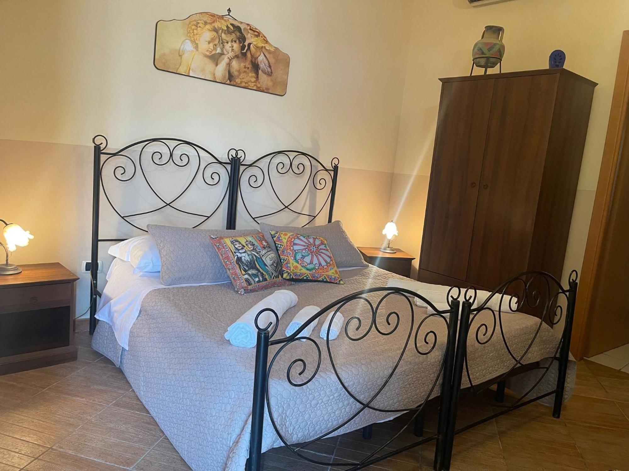 Bed And Relax-Il Maniero Bed & Breakfast Calatabiano Bagian luar foto