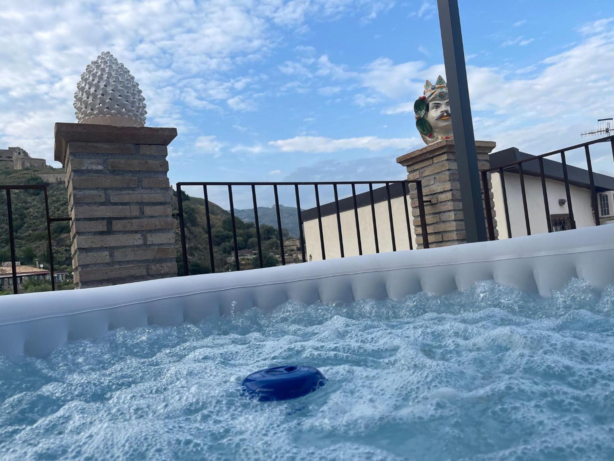 Bed And Relax-Il Maniero Bed & Breakfast Calatabiano Bagian luar foto