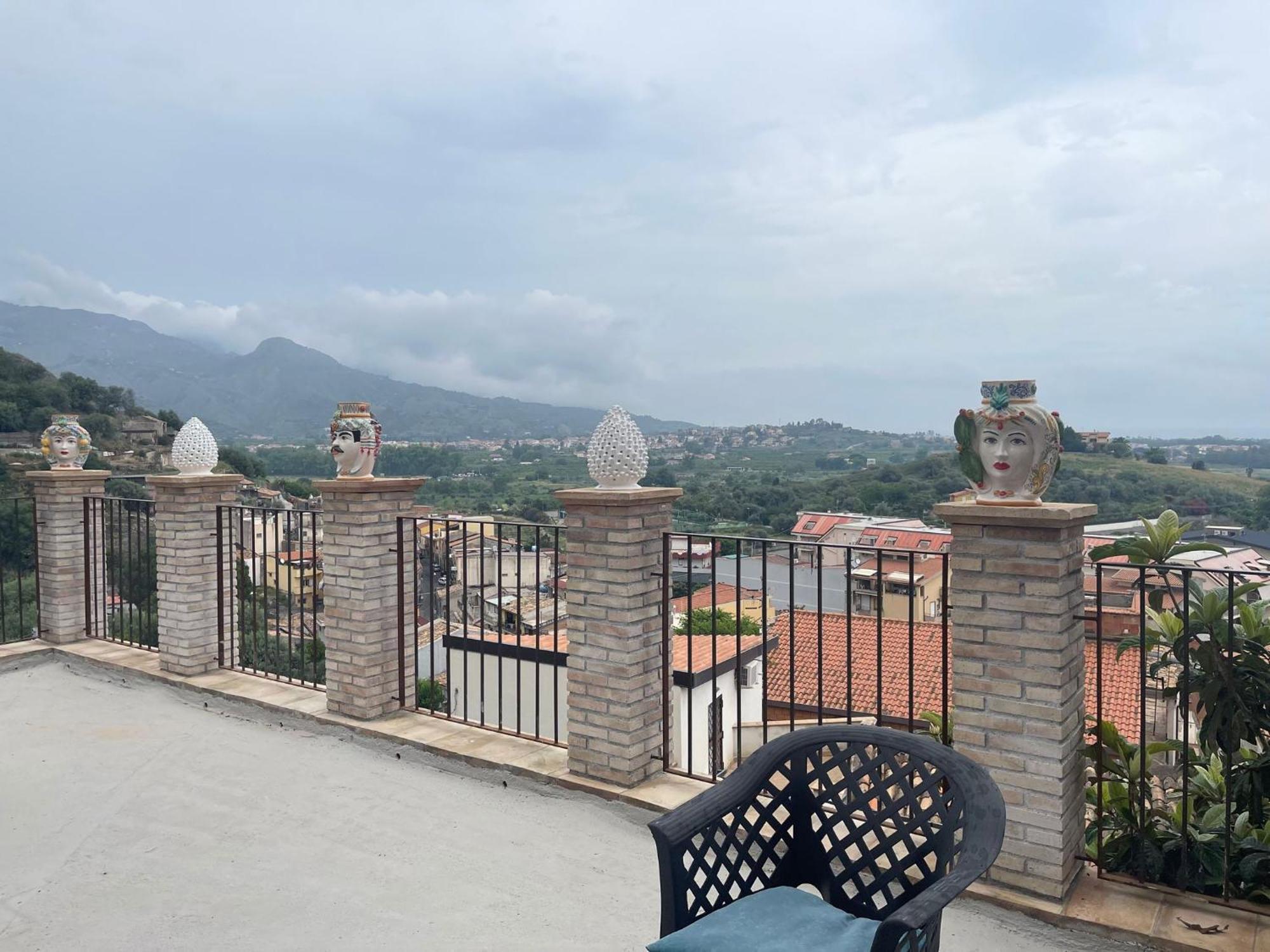 Bed And Relax-Il Maniero Bed & Breakfast Calatabiano Bagian luar foto