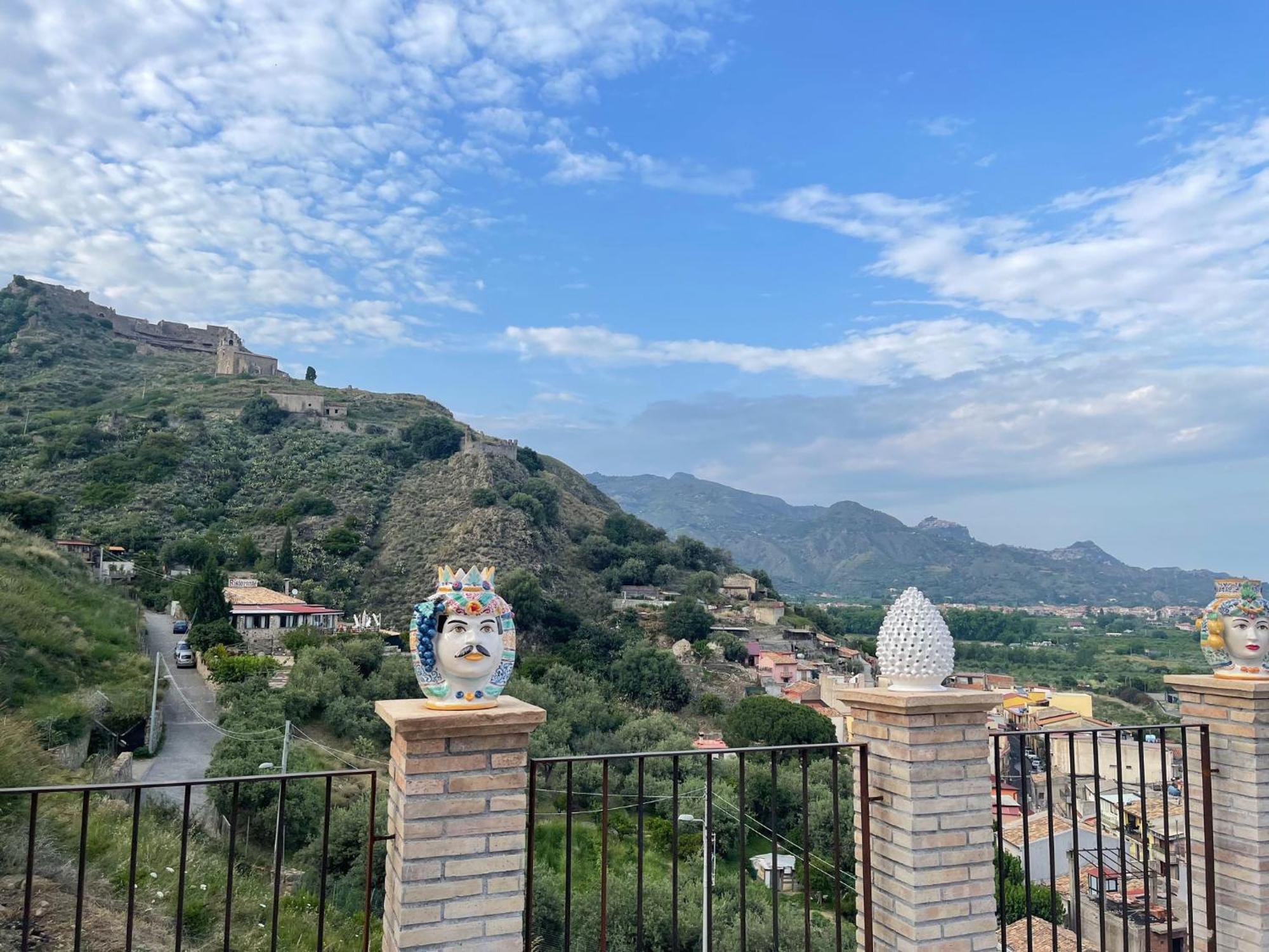 Bed And Relax-Il Maniero Bed & Breakfast Calatabiano Bagian luar foto