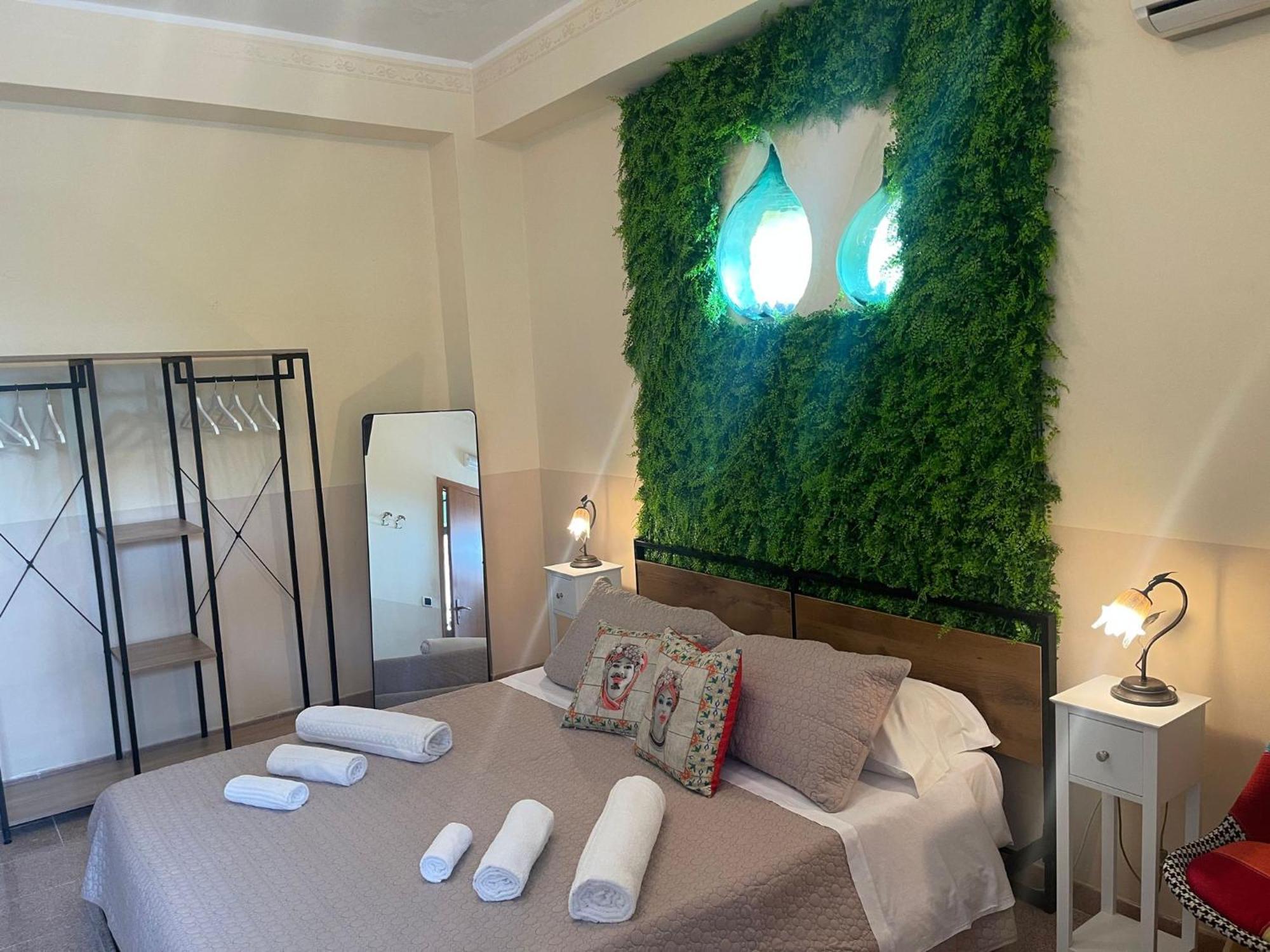 Bed And Relax-Il Maniero Bed & Breakfast Calatabiano Bagian luar foto