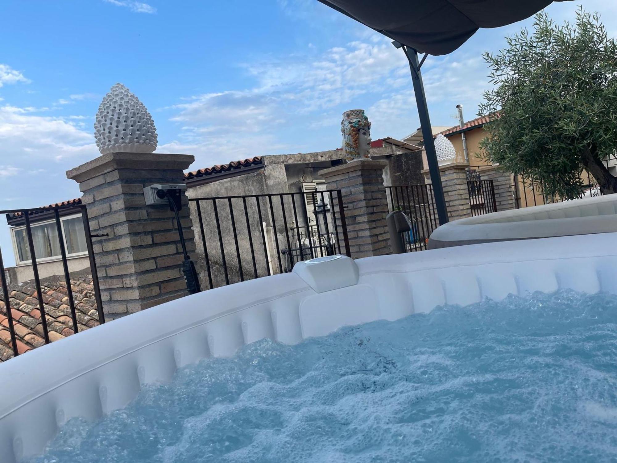 Bed And Relax-Il Maniero Bed & Breakfast Calatabiano Bagian luar foto