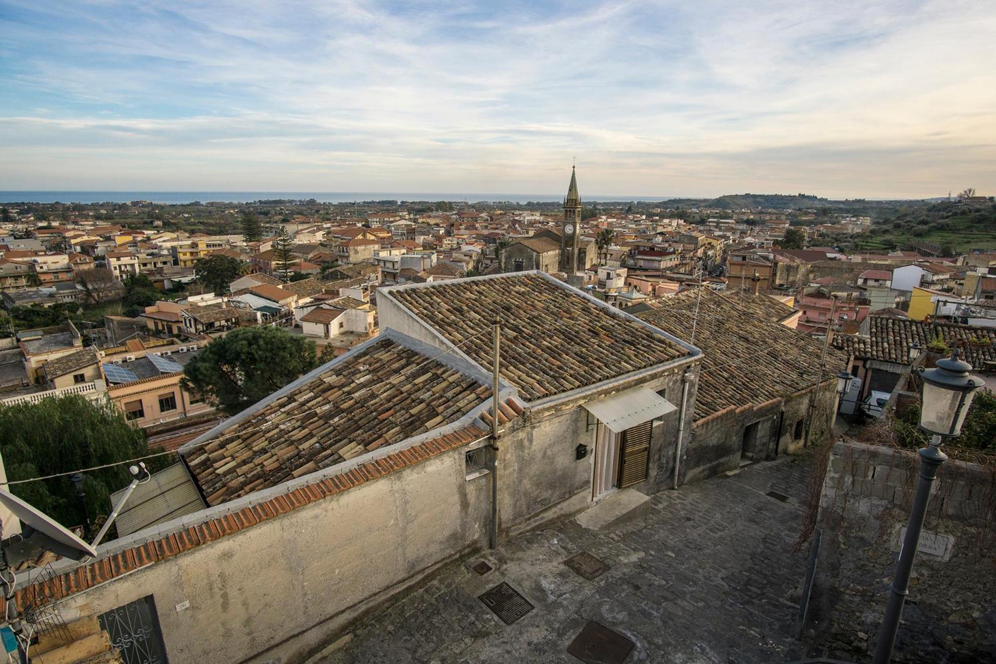 Bed And Relax-Il Maniero Bed & Breakfast Calatabiano Bagian luar foto